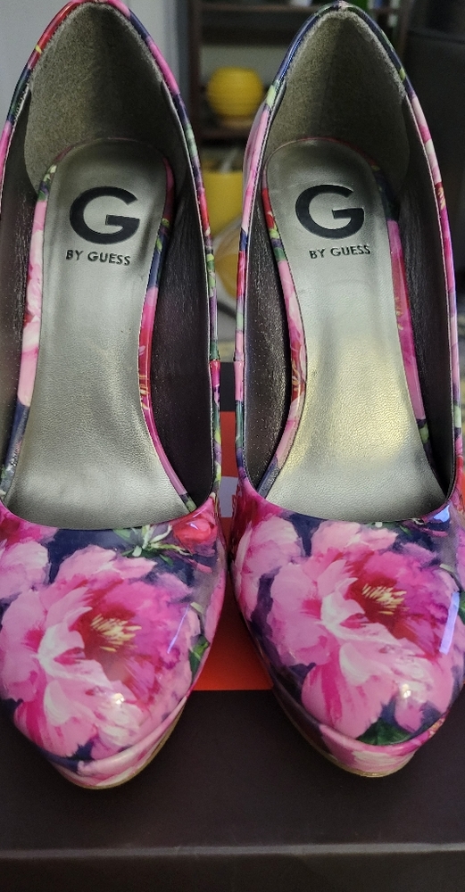 Guess Floral Print Stilleto...(Excellent condition)